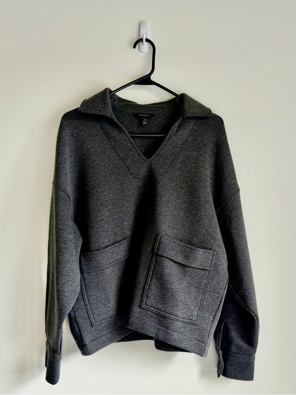 Banana Republic women’s Charcoal Gray Casual Pullover Sweatshirt - Picture 1 of 3